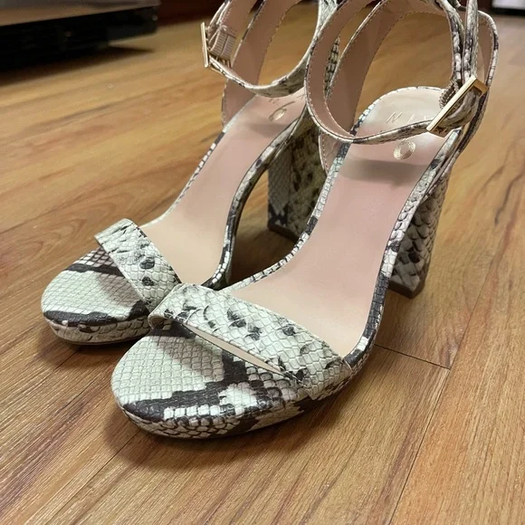 Mix No. 6 Snakeskin Heels Size 6 - Picture 2 of 9
